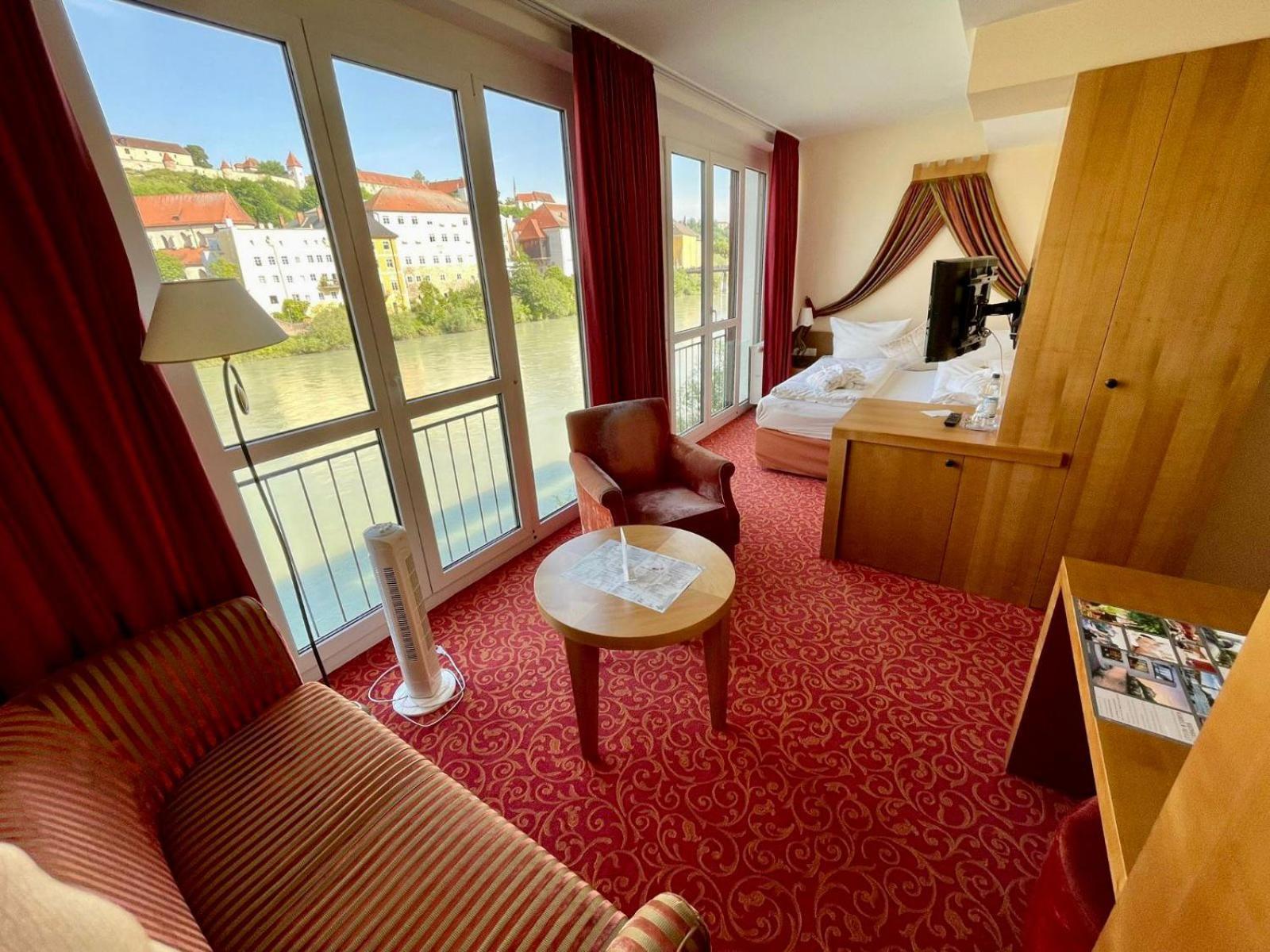 Hotel Burgblick 호흐버그 외부 사진